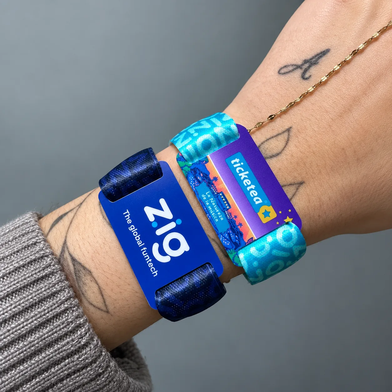 Foto 1 de 2 — Pulseira de Tecido com Chip NFC Vixcard — Vixcard